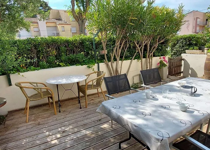 Climatise 3 Pieces, 6 Pers, Terrasse, Bbq, Parking Prive, A 100 M De La - Fr-1-423-253 * Le Grau-dʼAgde