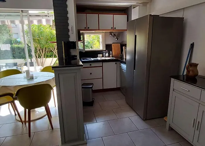 Climatise 3 Pieces, 6 Pers, Terrasse, Bbq, Parking Prive, A 100 M De La - Fr-1-423-253